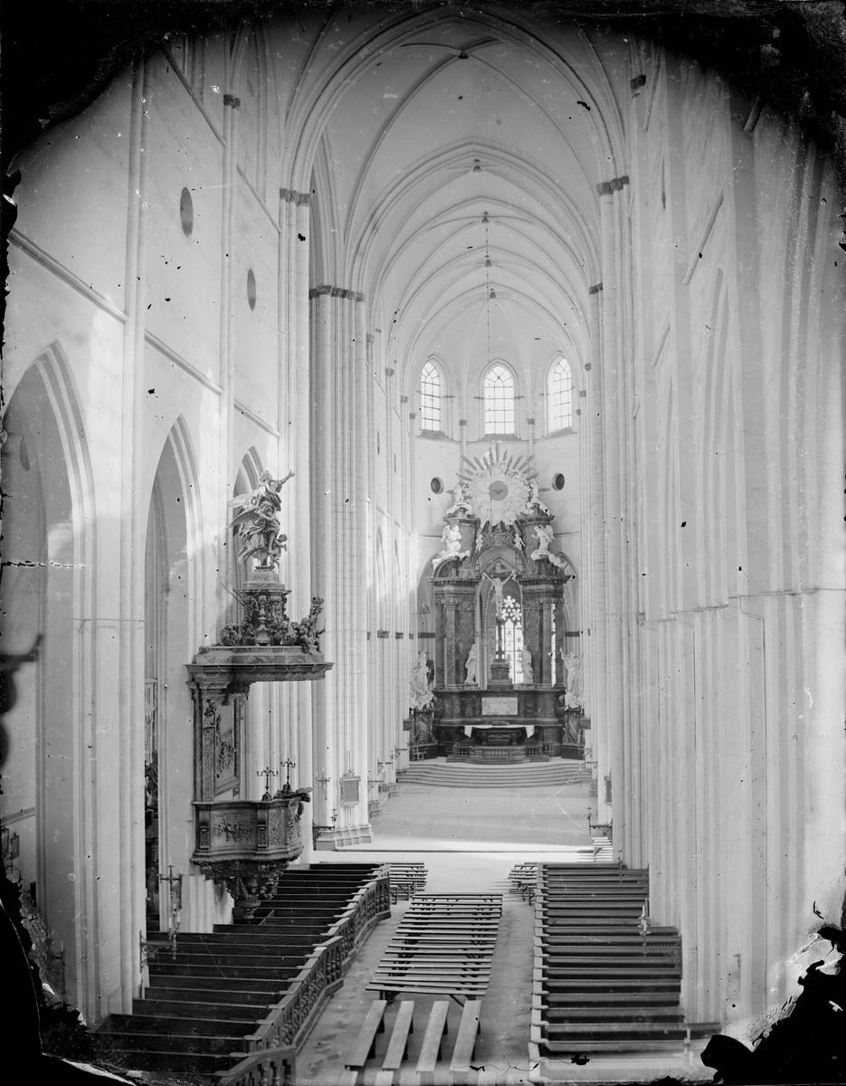 Henri Osti's Fotografiateliér, Vy mot altaret, Uppsala domkyrka, Uppsala 1886