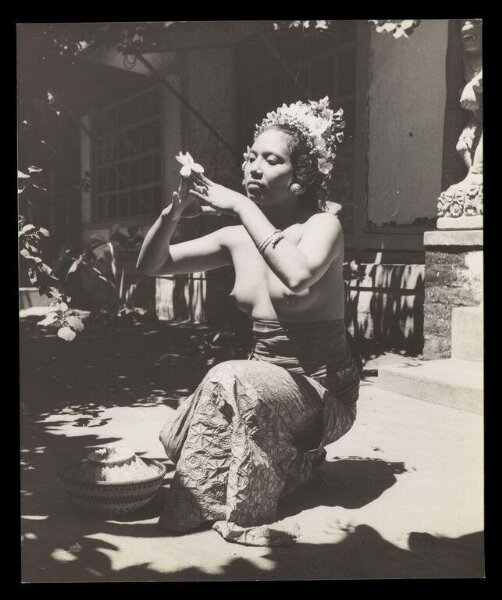 Hardy, Bert, Portraits of women, Bali