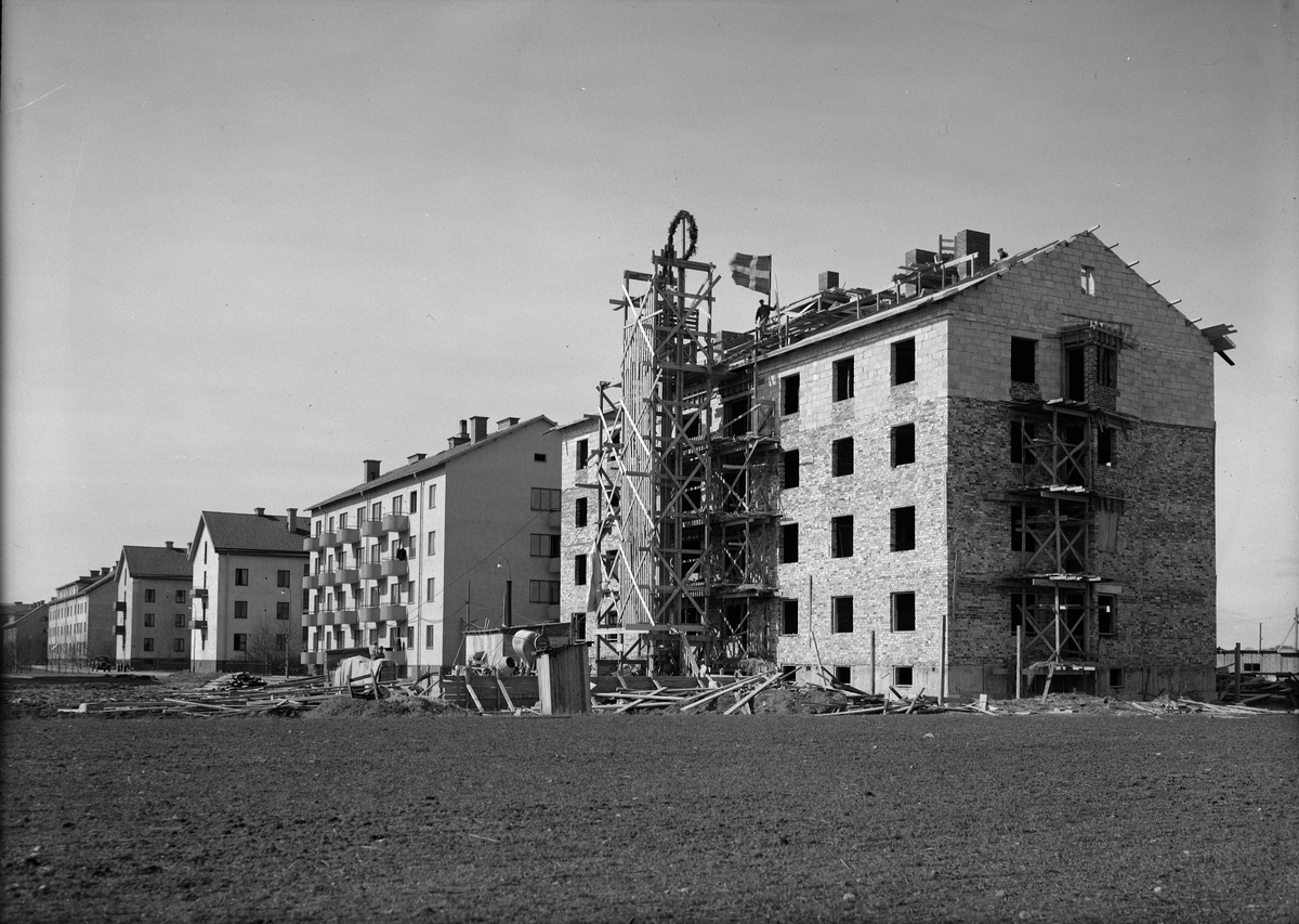 Paul Sandberg, Flerbostadshus under under byggnation, Uppsala 1939