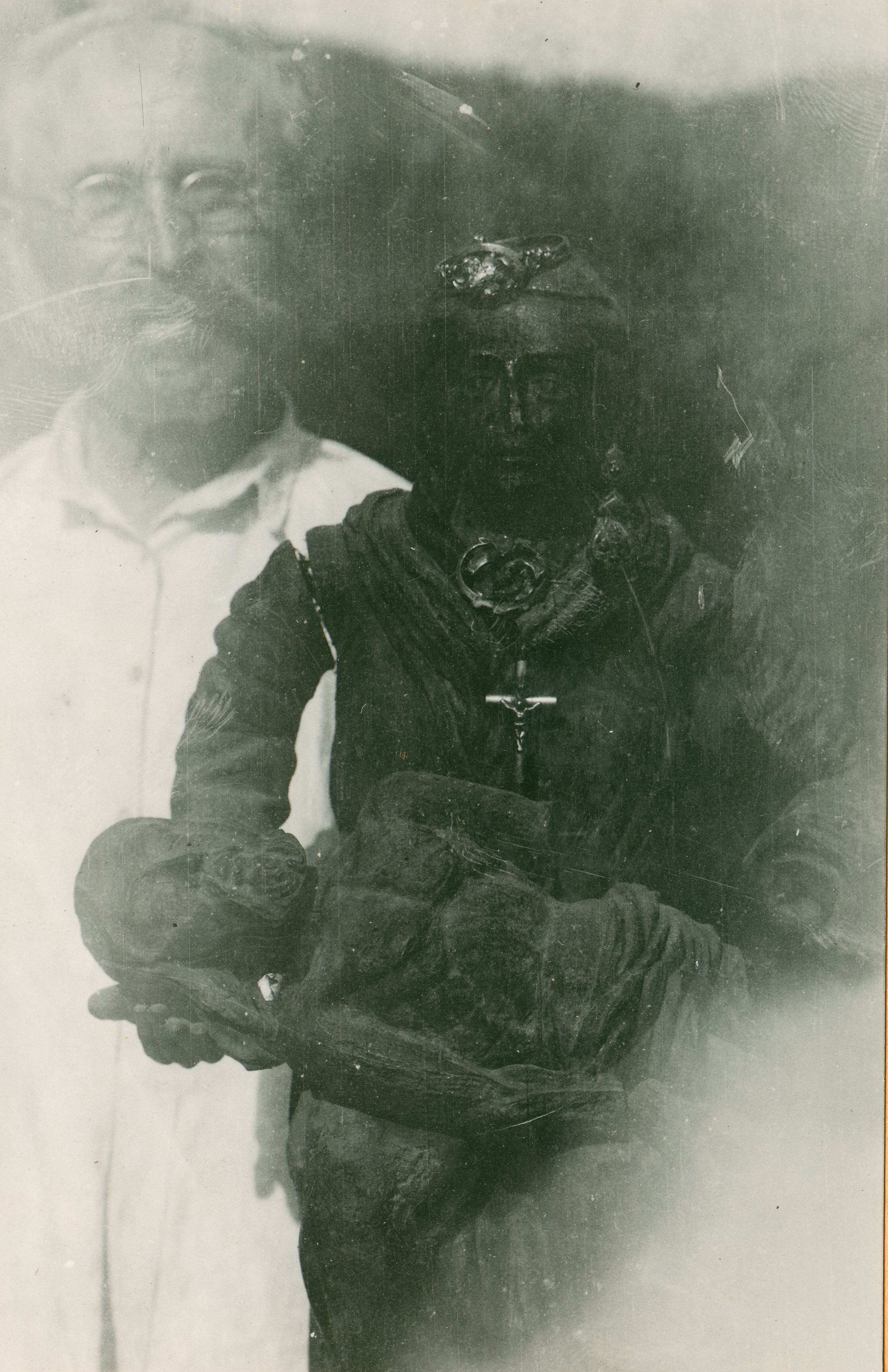 Većeslav Henneberg, Počitelj - kip Pietà