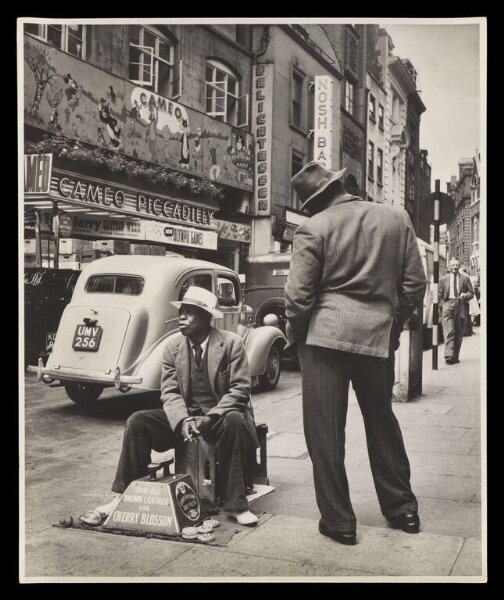 Hardy, Bert, What Makes Piccadilly?