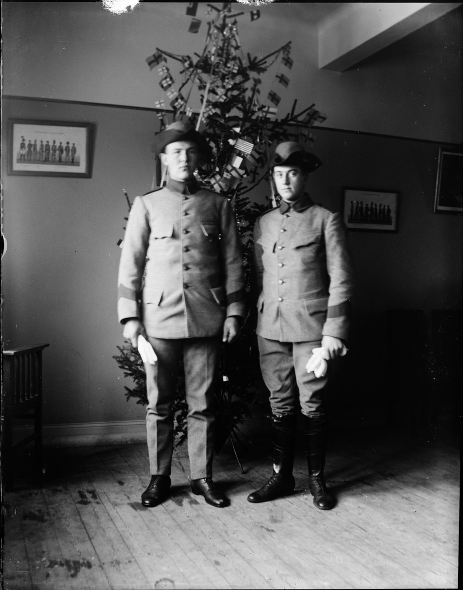 Skötsner-Edhlund, Män i uniform, Östhammar, Uppland