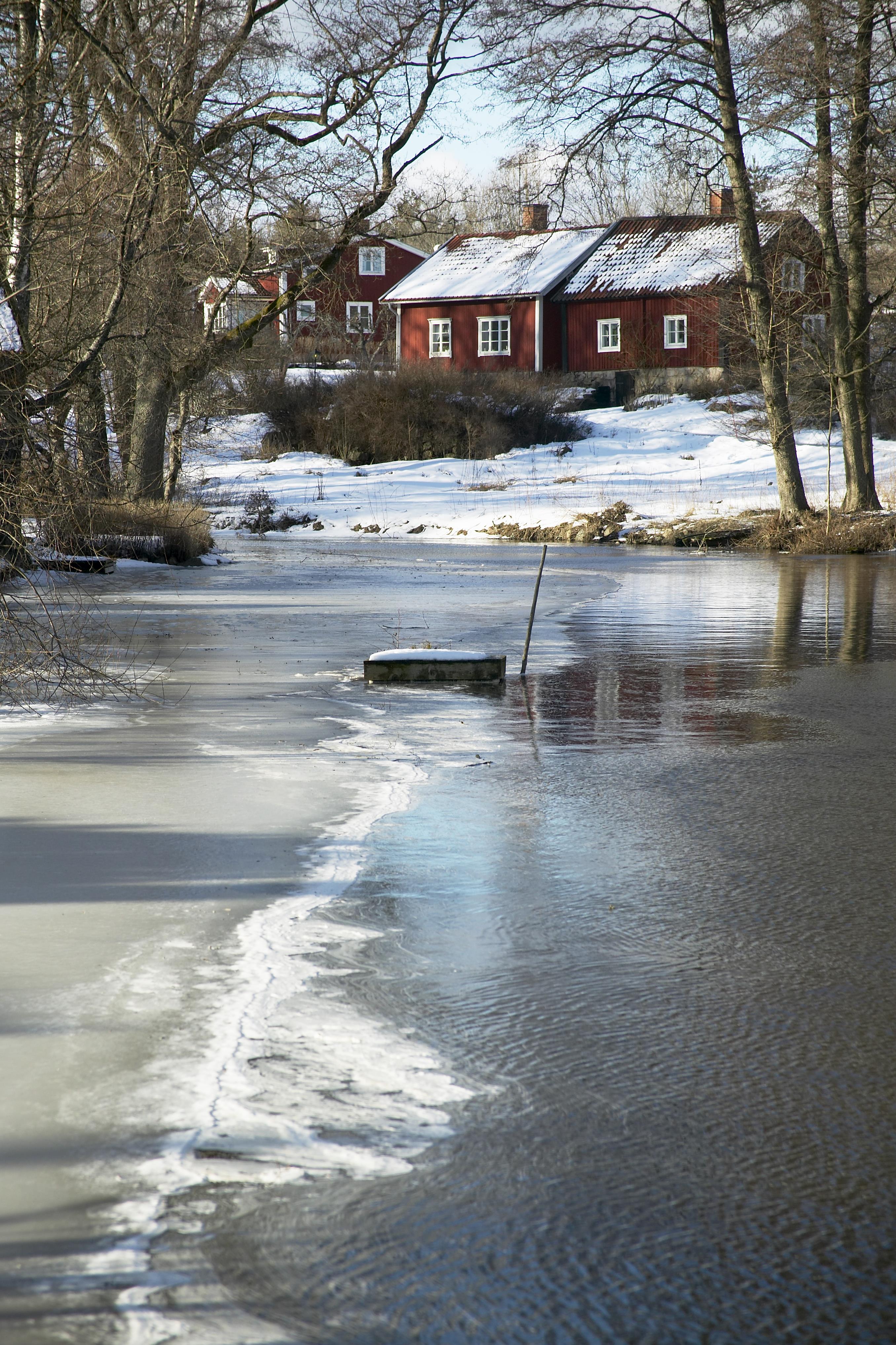 Bengt A Lundberg, Wira bruk