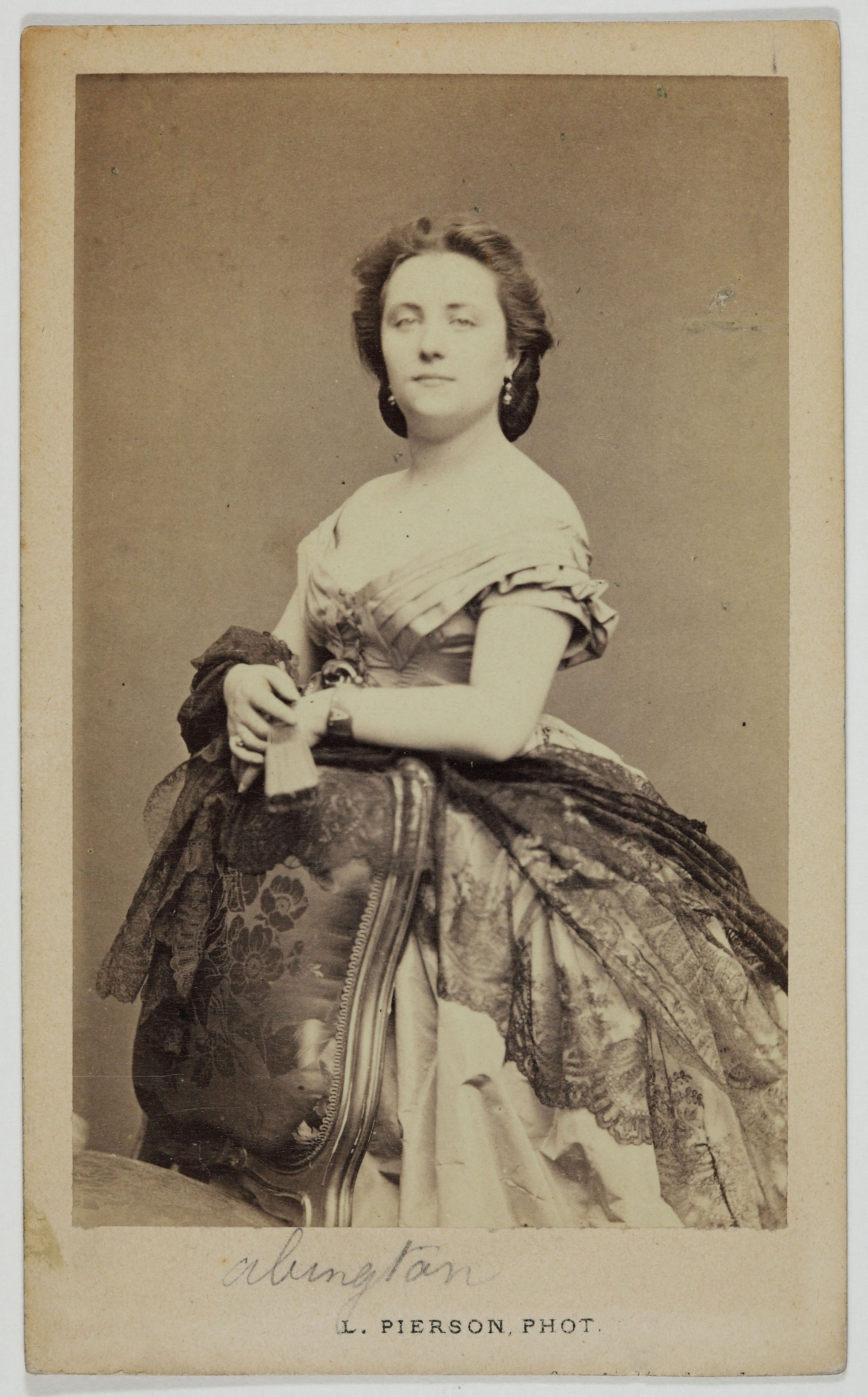 Mayer Frères et Pierson, Portrait d’Abingdon, Louise, Charlotte, (Abingdon – Legaigneur), (actrice)