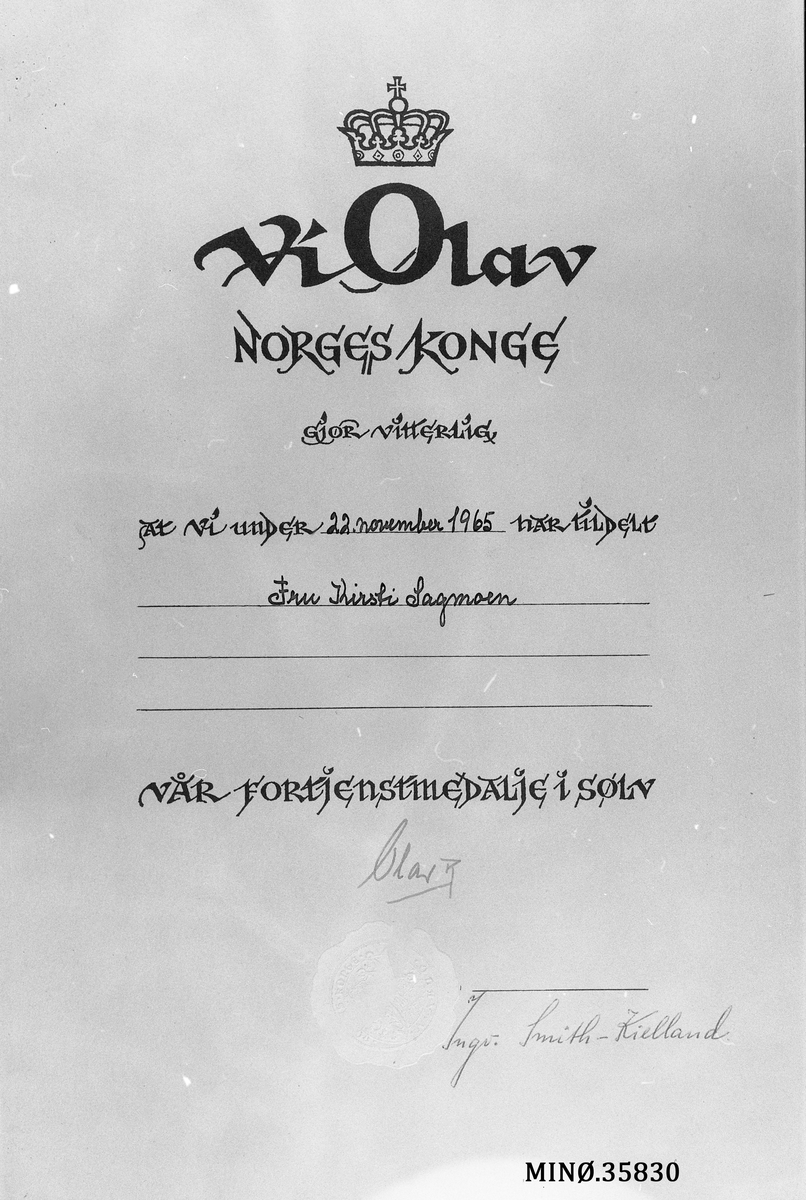 Ukjent, Diplom til fortjenestemedalje Kirsti Sagmoen