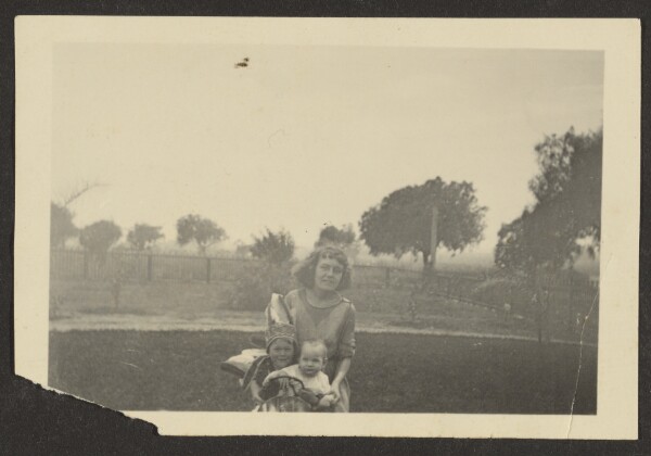 Louis Fleckenstein, [Woman and Children]