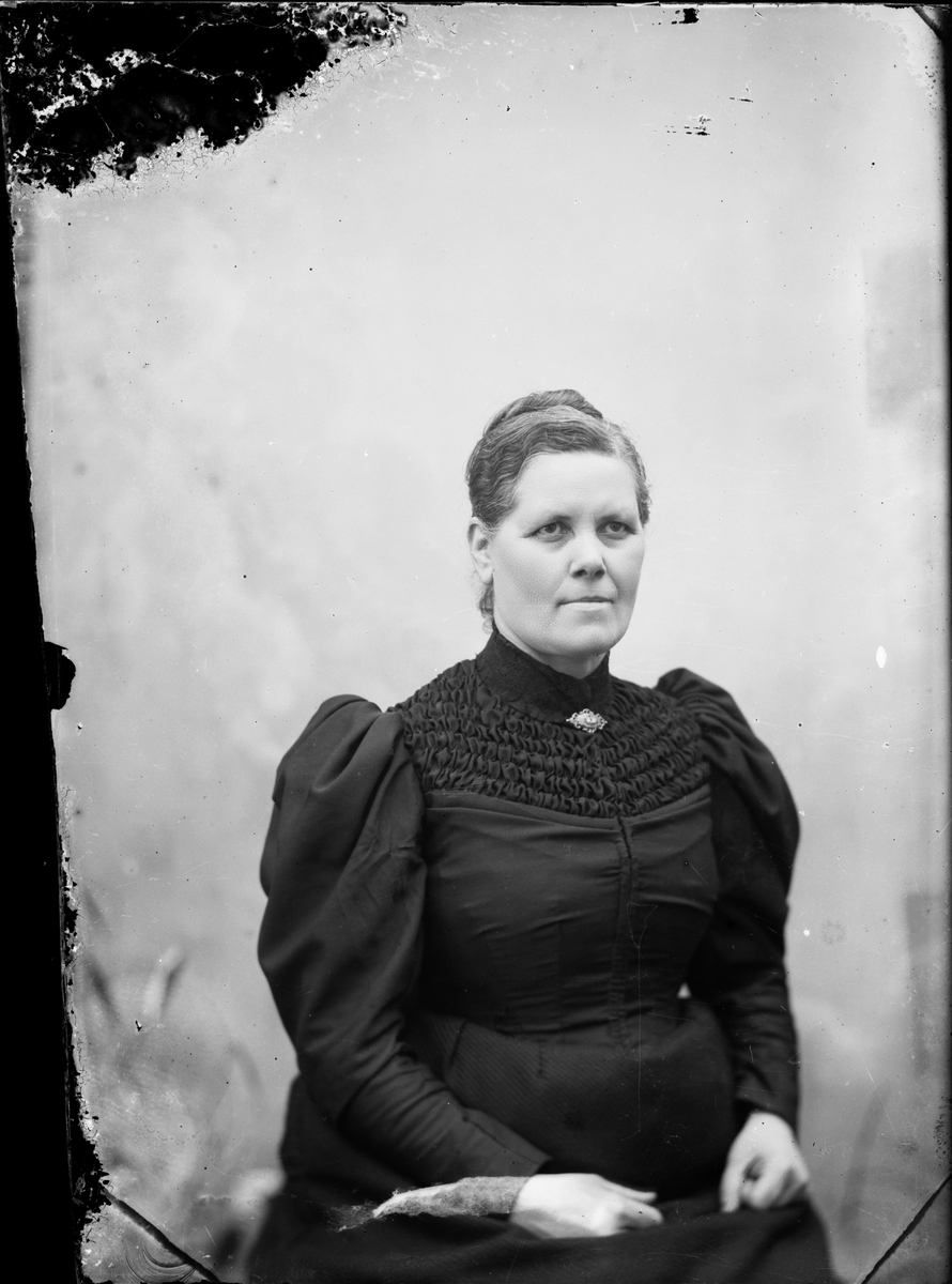Skötsner-Edhlund, Ateljé Portrait - Woman, Östhammar, Uppland