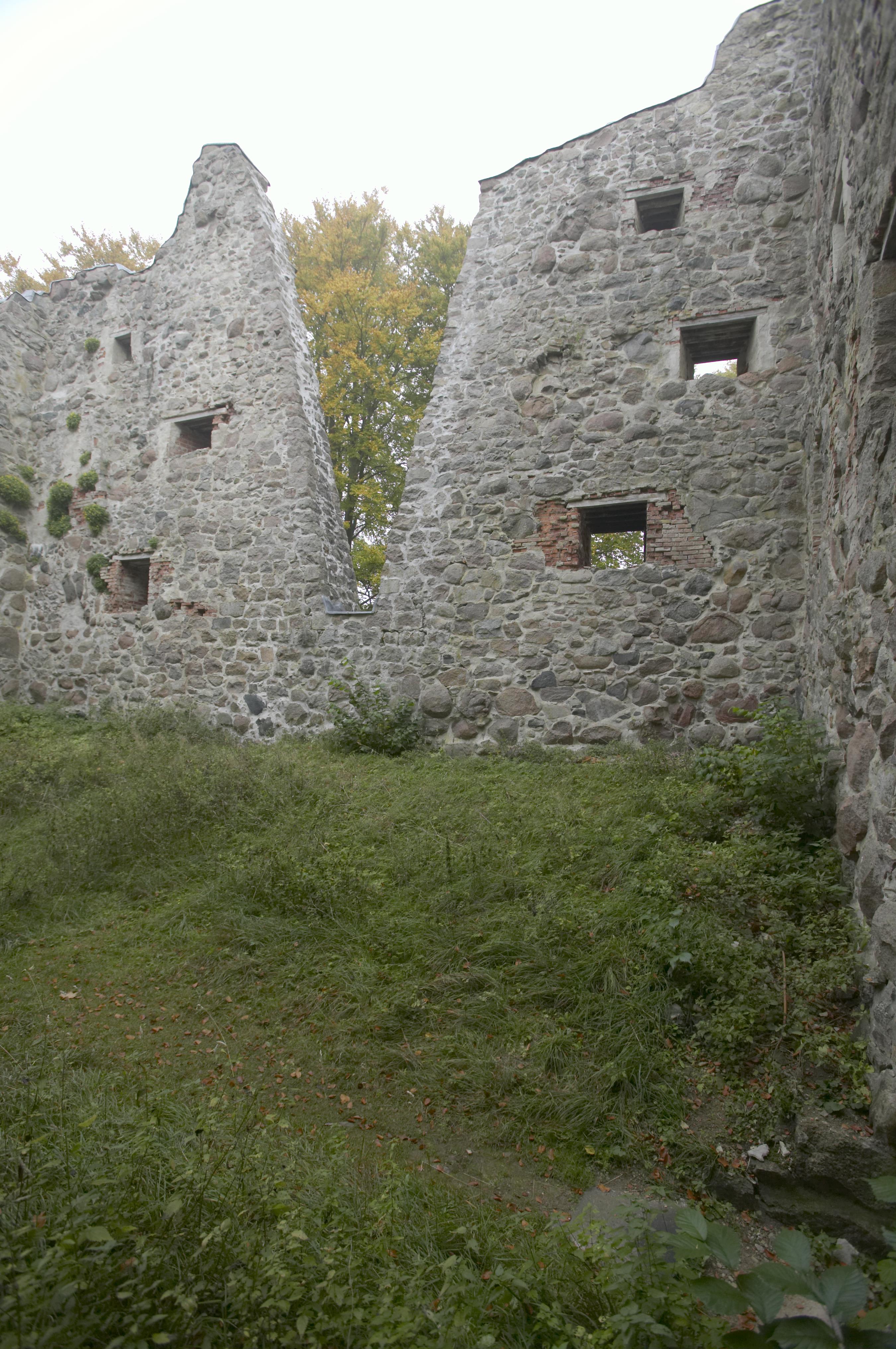 Bengt A Lundberg, Bergkvara slottsruin