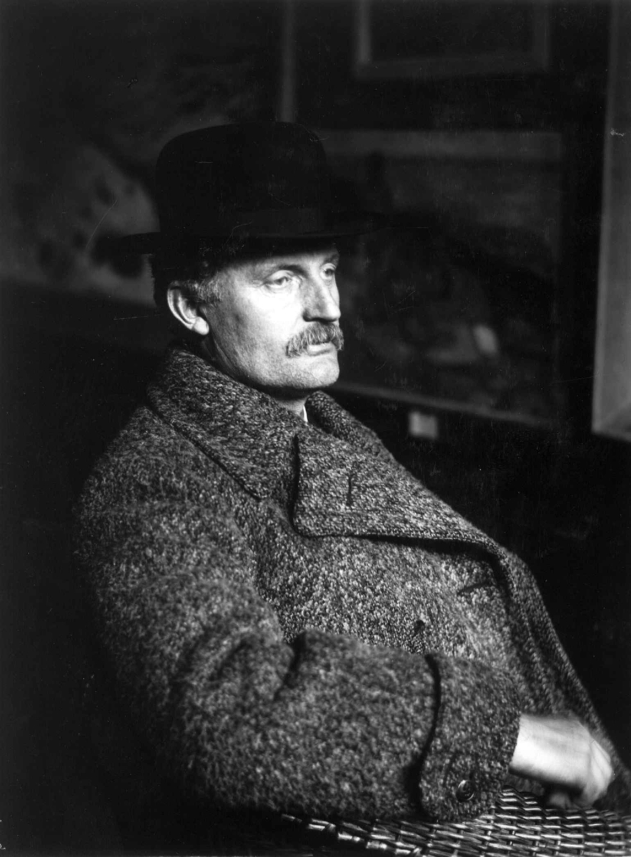 Anders Beer Wilse, Kunstneren og maleren Edvard Munch fotografert av Anders Beer Wilse i 1912.
