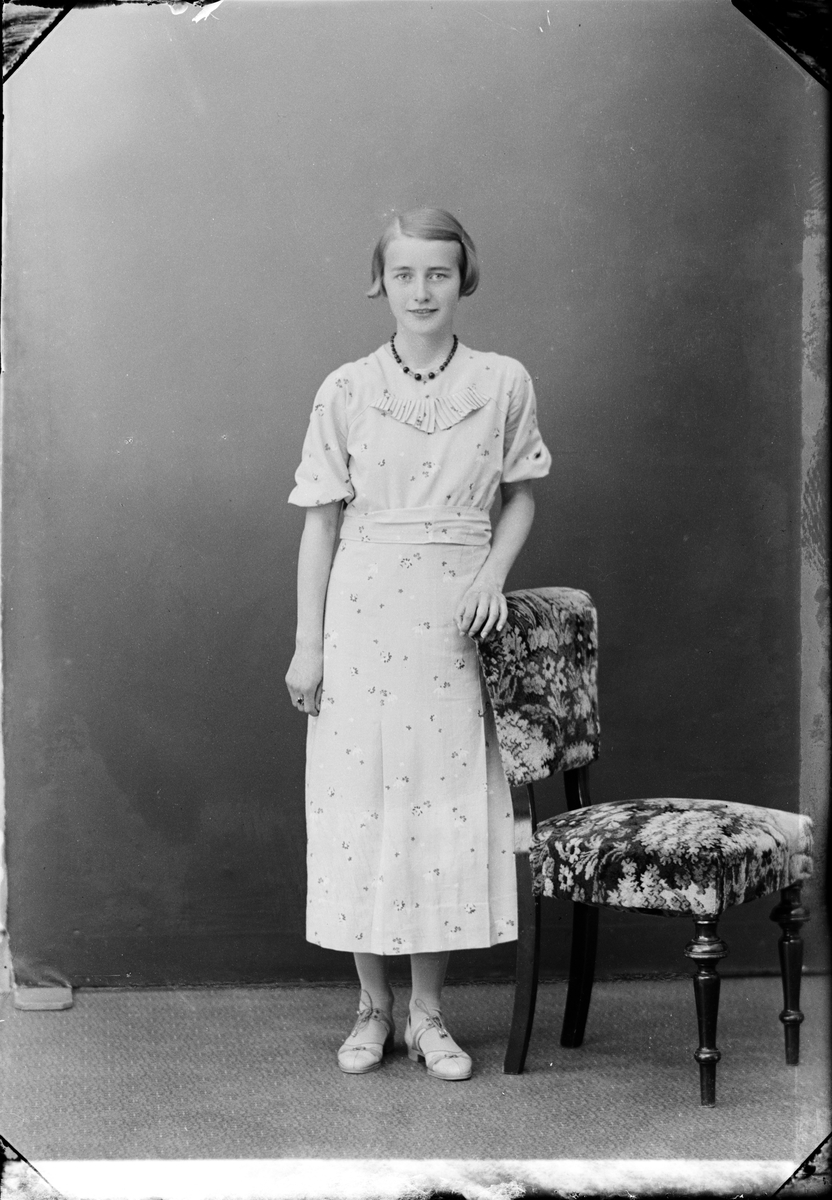 Skötsner-Edhlund, Ateljéporträtt - Kerstin Andersson från Östhammar, Uppland