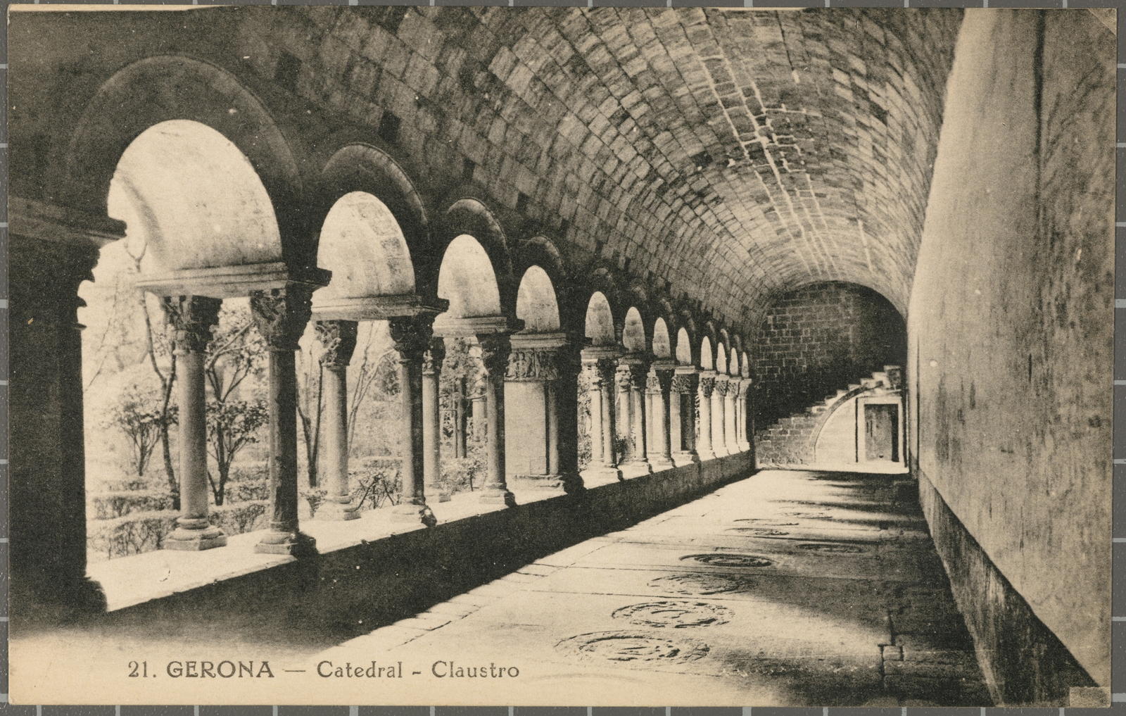 Desconegut, 21. Gerona - Catedral - Claustro