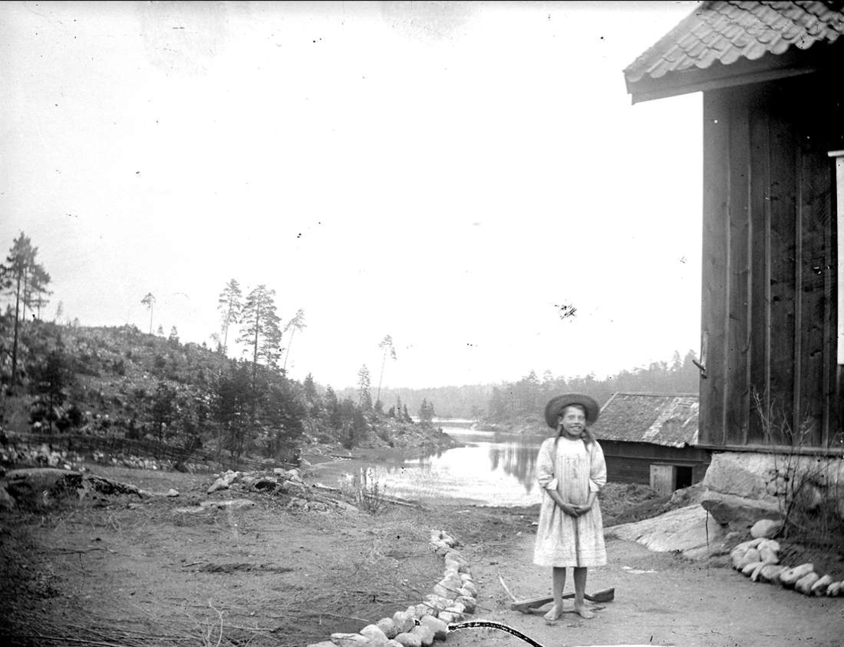 August Fredrik Schagerström, Flicka och Stora Harsjön, Össeby-Garns socken, Uppland 1912