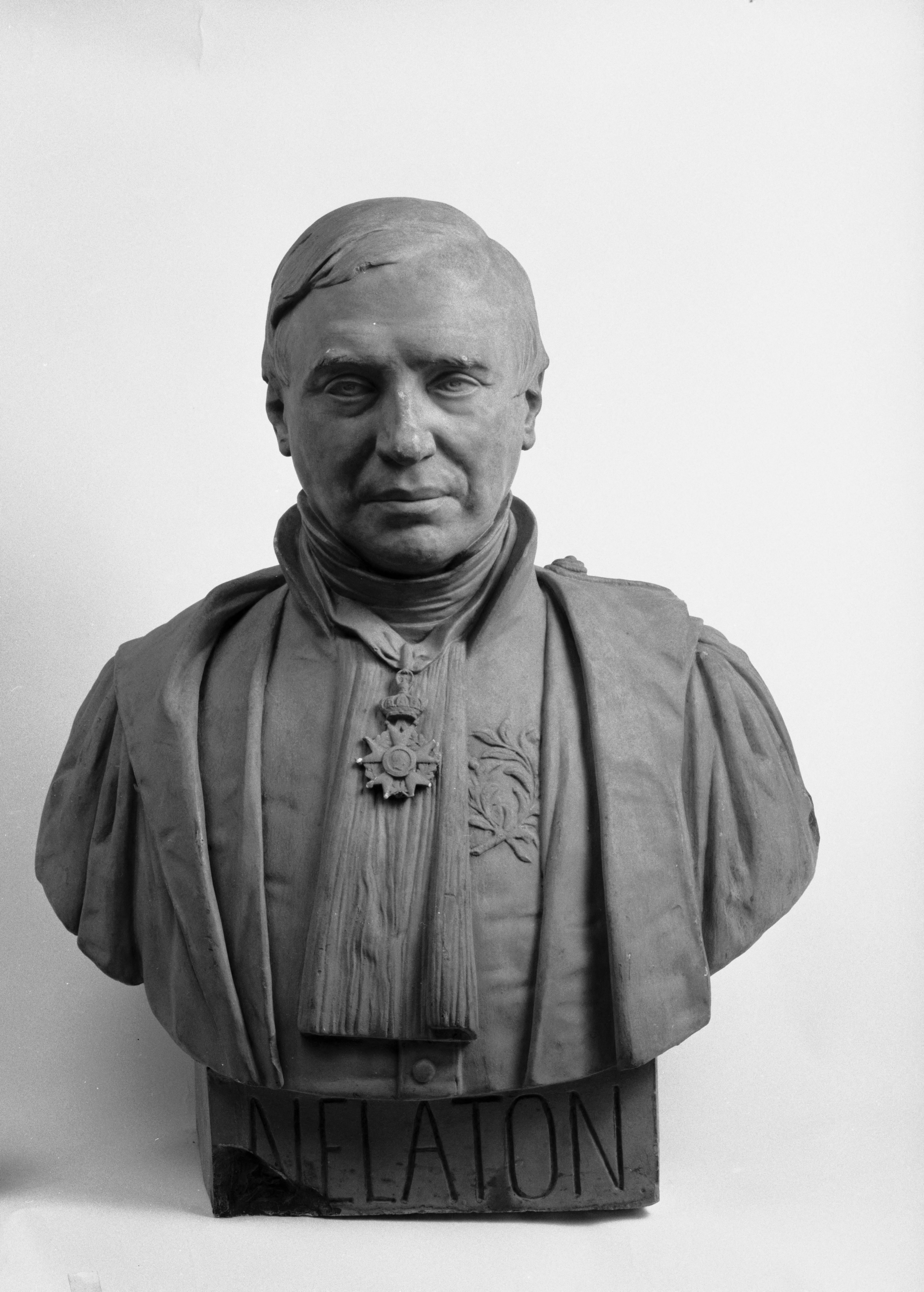 Jean Pierre Dantan, Portrait sérieux d'Auguste Nélaton (1807-1873), chirurgien.