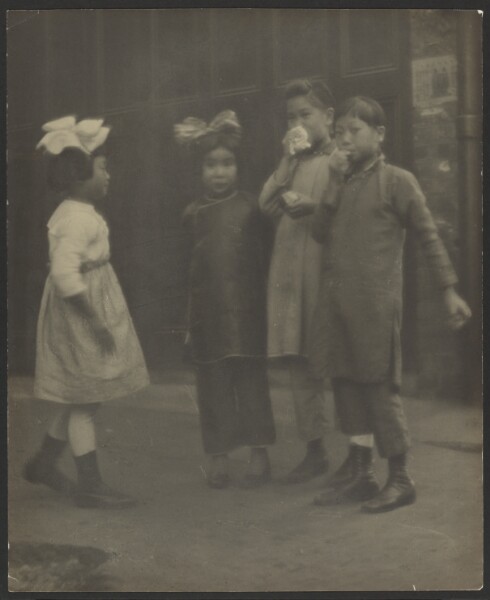 Louis Fleckenstein, [Children in Chinatown]