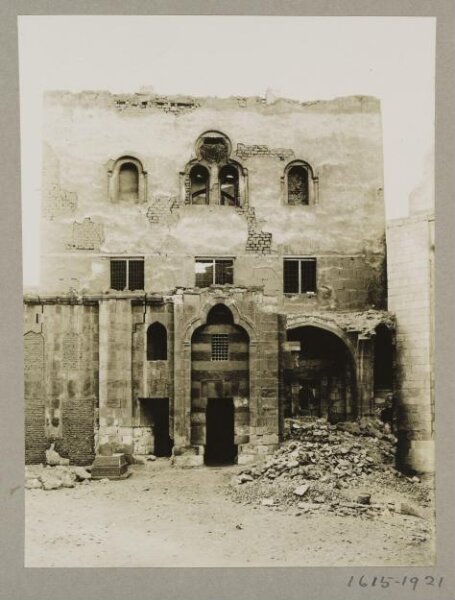 K.A.C. Creswell, The palace of Mamluk Amir Alin Aq al-Husami seen from the north side, Cairo