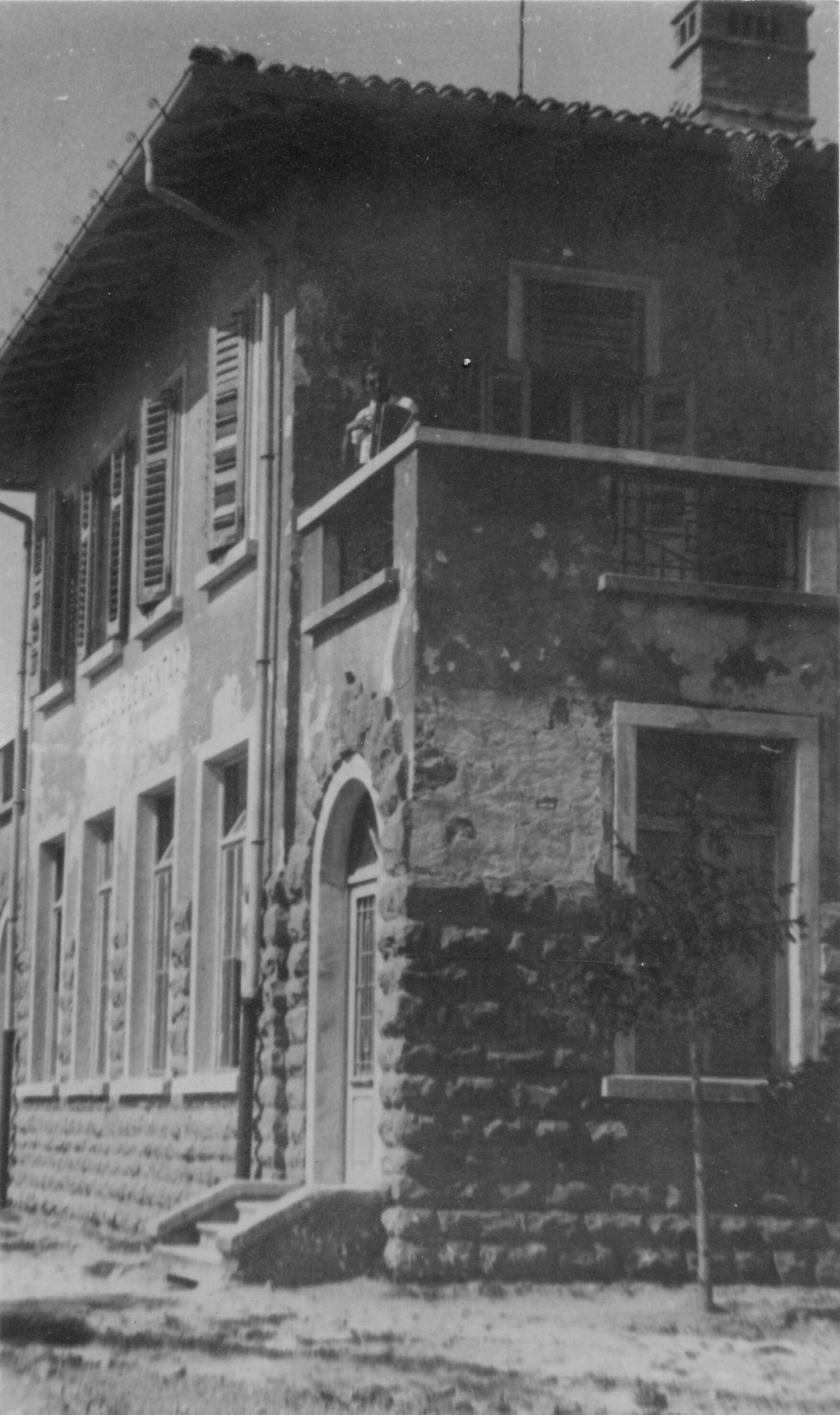 Branko Fučić, Oskoruš (Buje), kuća pučke škole