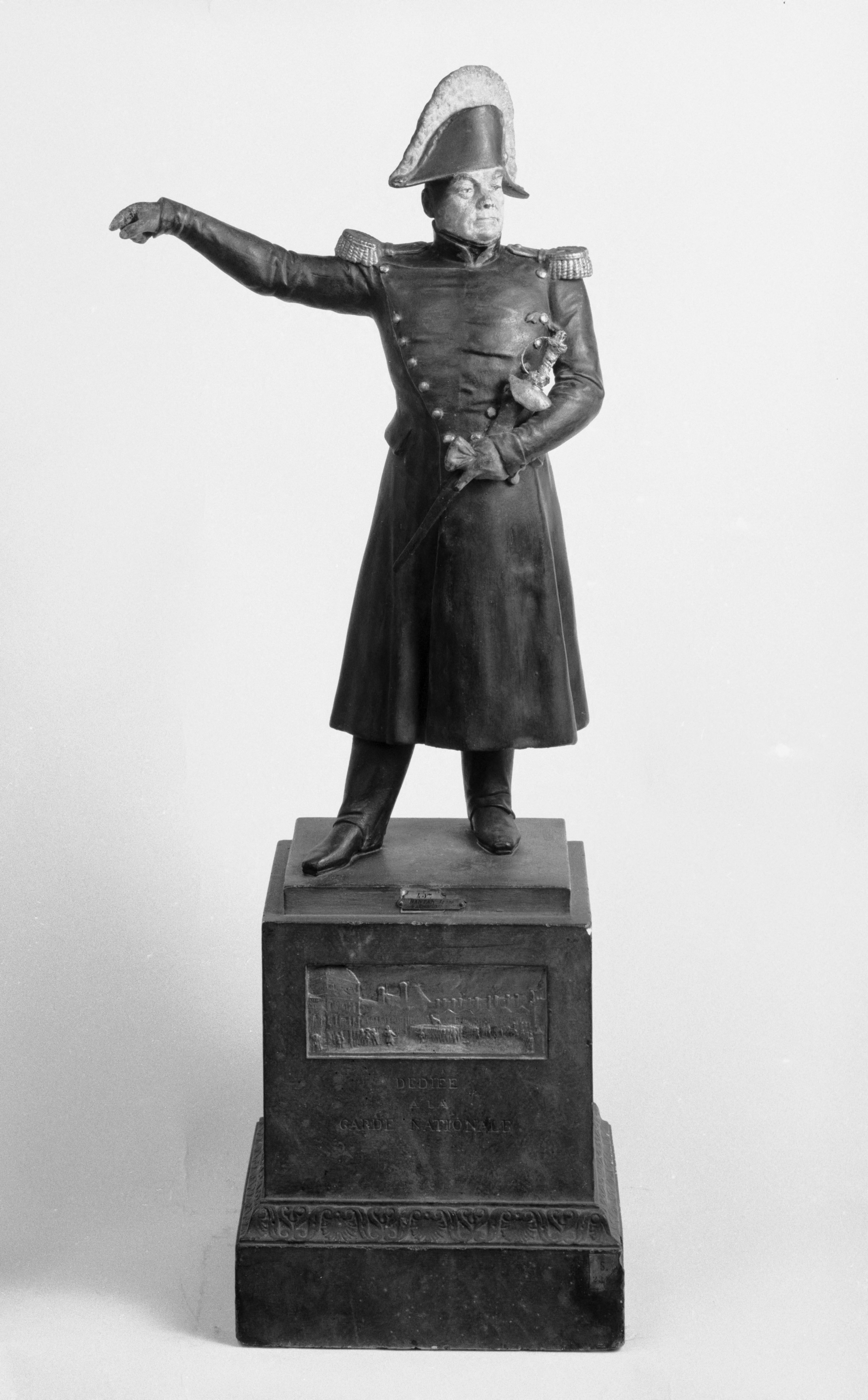 Jean Pierre Dantan, Portrait sérieux de Georges Mouton, maréchal comte de Lobau (1770-1838), commandant de la garde nationale.