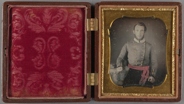 Unknown, [Portrait of a Seated Man with Chin Beard in Uniform] / [Portrait of a Soldier]