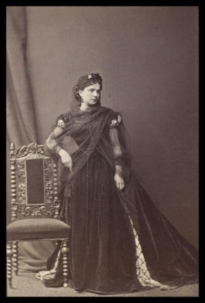 London Stereoscopic and Photographic Company, Guy Little Theatrical Photograph