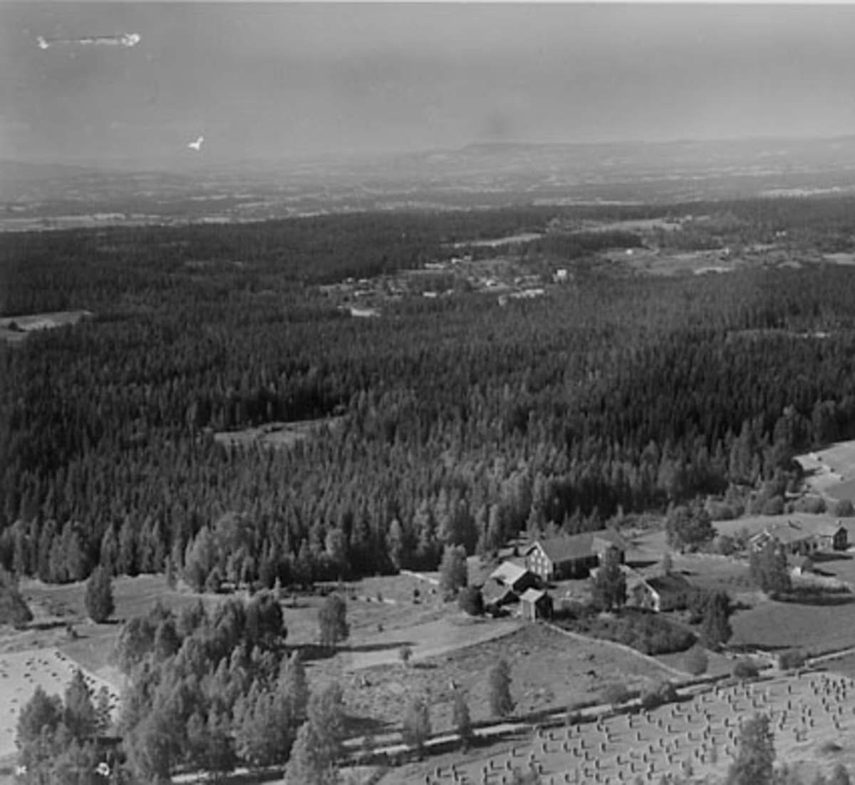 Widerøes Flyveselskap A/S, FLYFOTO FURUSET SØNDRE, ÅSVANG