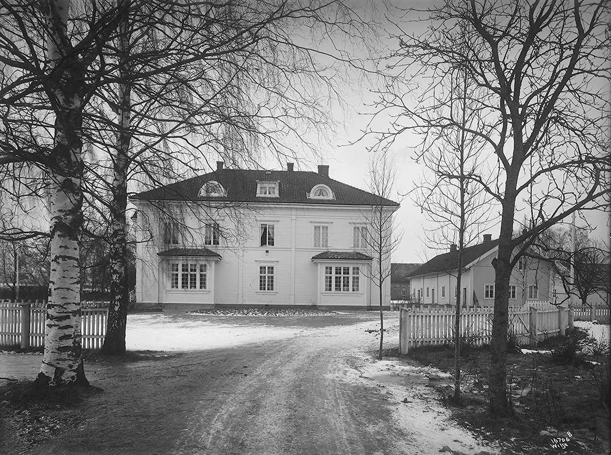 Anders Beer Wilse, Konv: Gruset gaard/indkjørsel