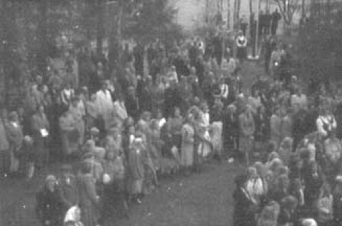 Anno Domkirkeodden, 17 MAI, SANGKOR I SYKEHUSPARKEN, MYE FOLK