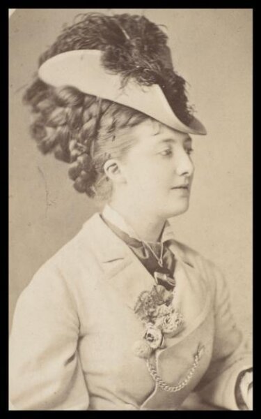 London Stereoscopic and Photographic Company, Guy Little Theatrical Photograph