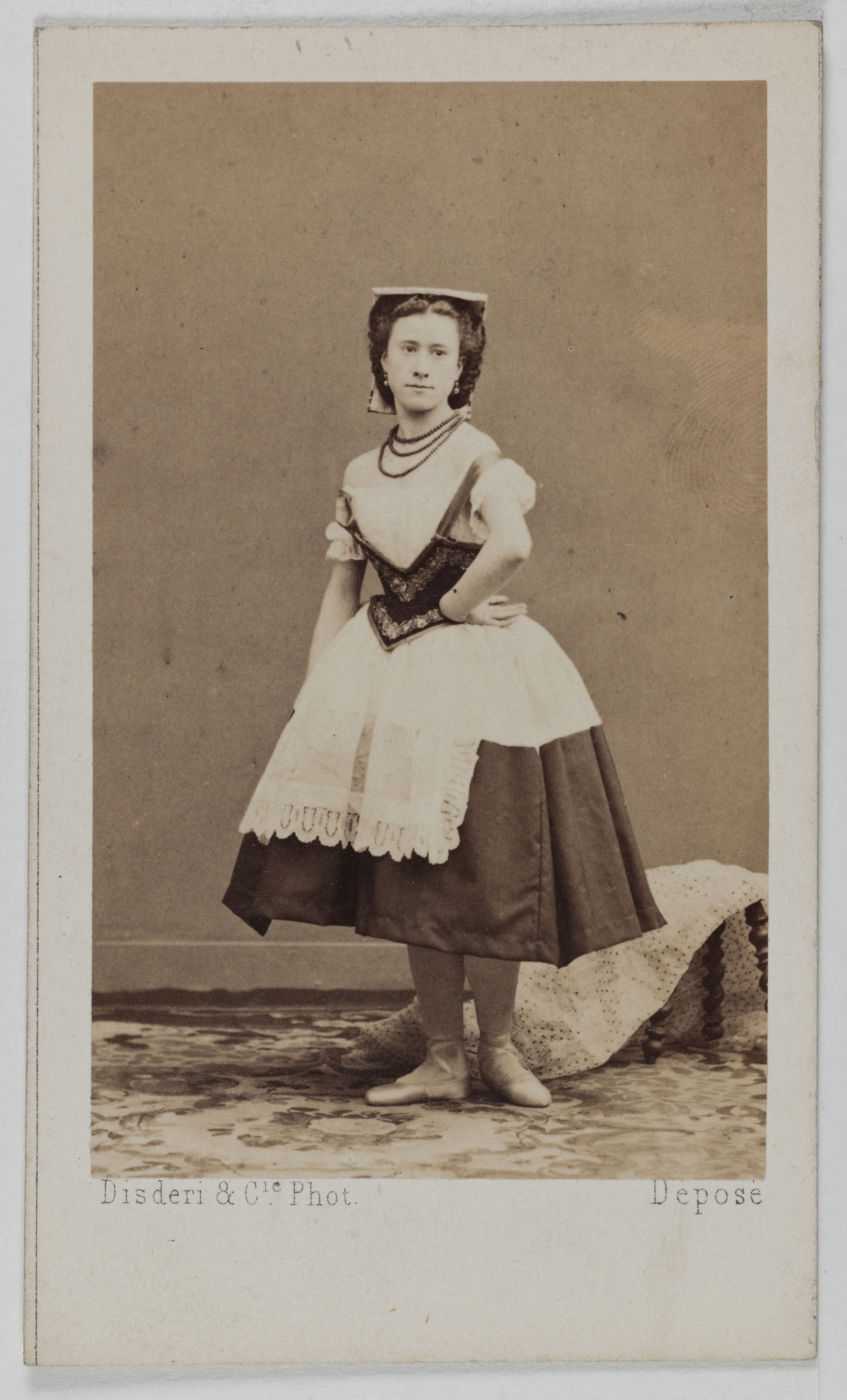 Disderi & Cie, Portrait de Leroy, (danseuse)