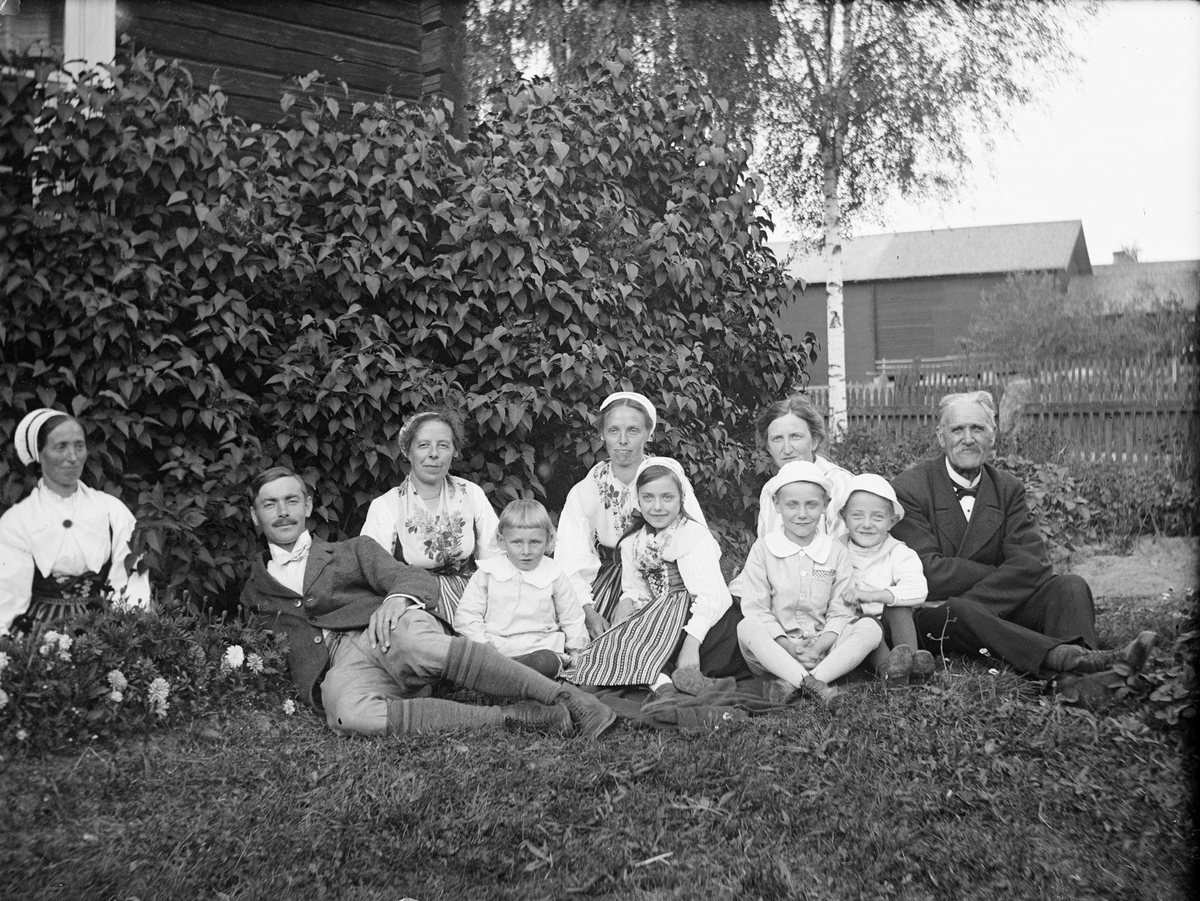 St Joseph, Likely Joseph and Nora Stain with several people