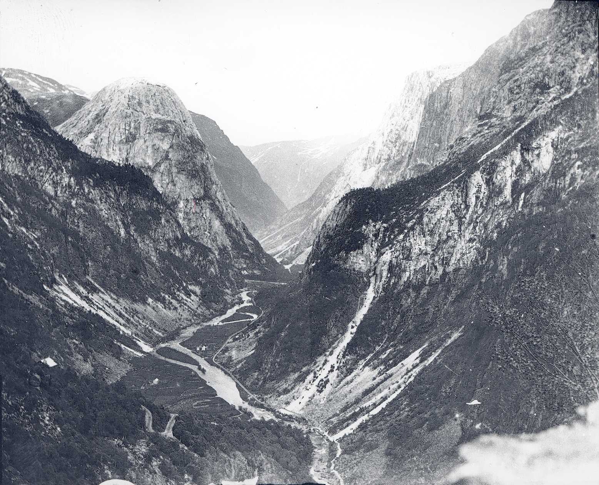 Tom Kent, Utsiktsbilde over Nærøydalen, Aurland, Sogn og Fjordane.