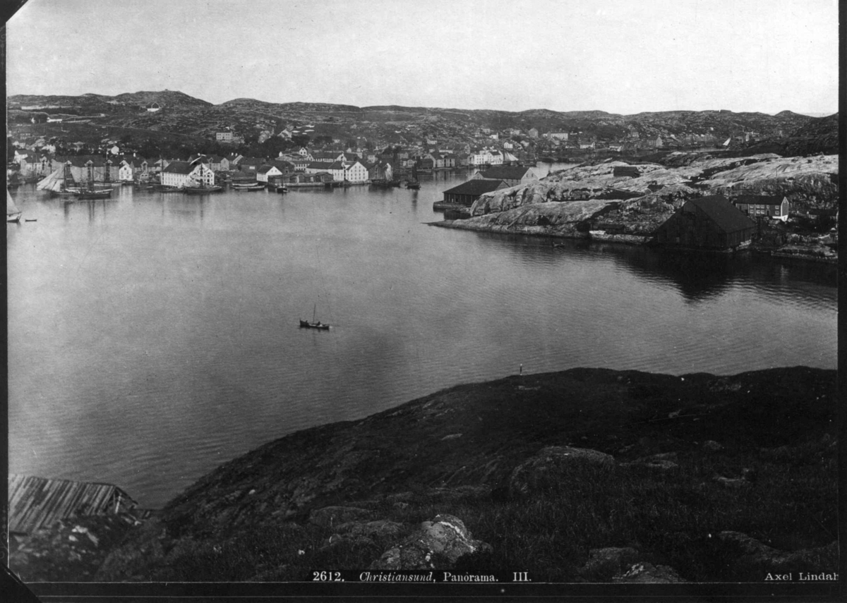 Axel Lindahl, Panorama av Nordlandet og Vågen, Kristiansund ca 1878-1890. Del av panorama, jfr. NF.00693-051 og -052