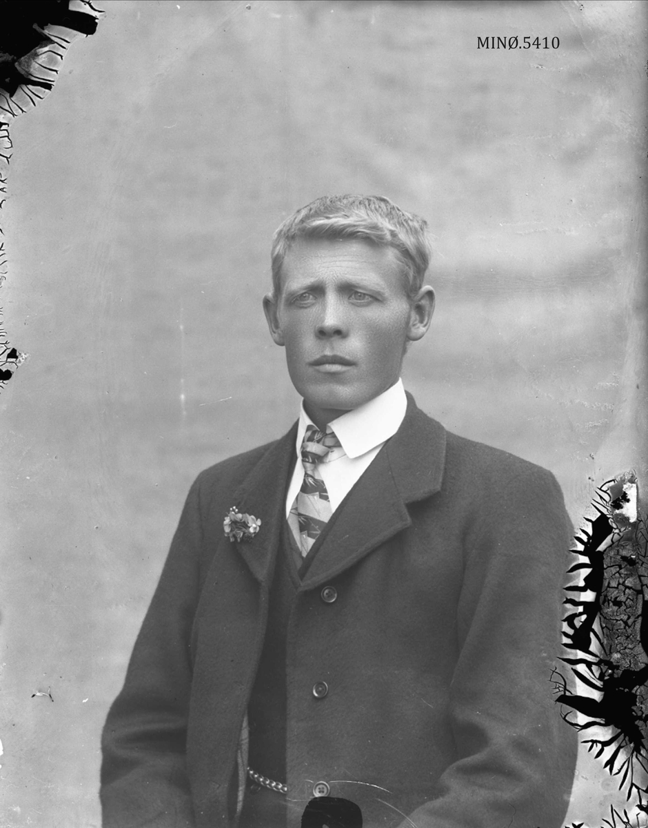 Oscar Holte, portrett, person, klær,