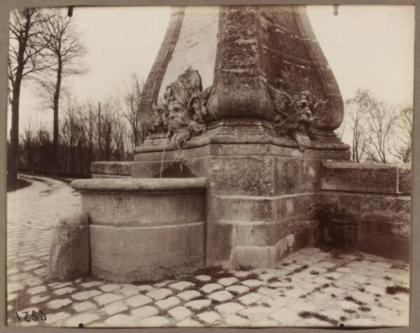 Atget, Jean-Eugène-Auguste, La Fontaine, Juvisy, France
