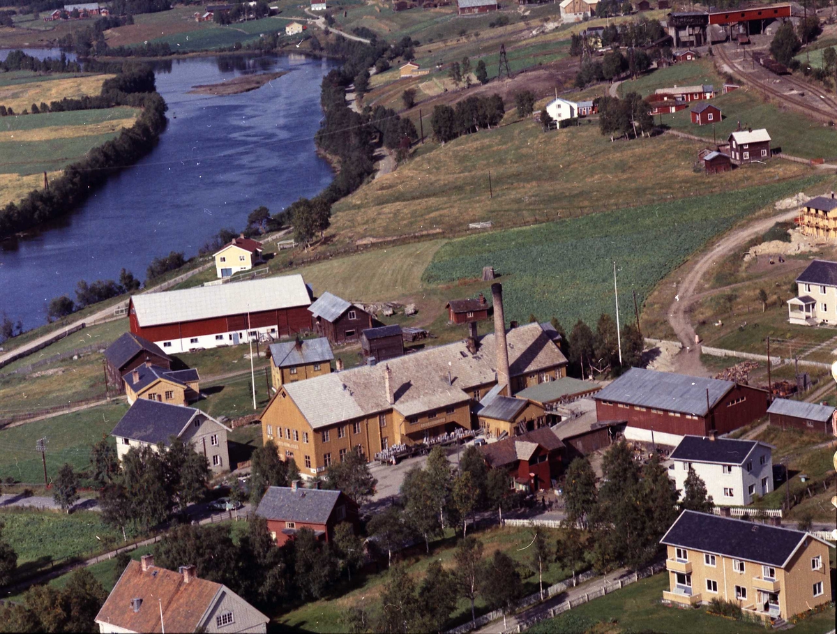 Widerøes Flyveselskap A/S, Alvdal Meieri