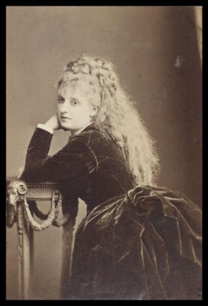 London Stereoscopic and Photographic Company, Guy Little Theatrical Photograph