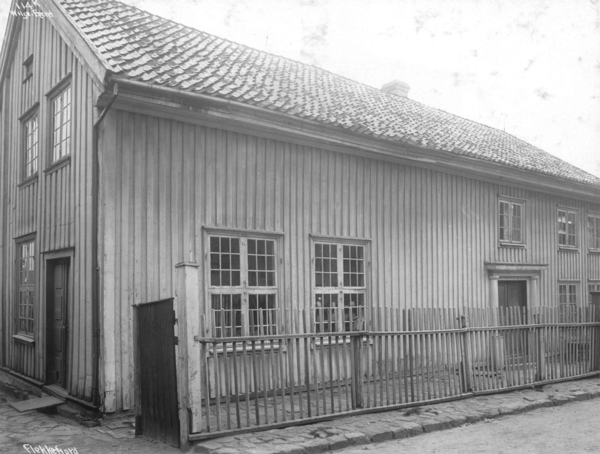 Anders Beer Wilse, Flekkefjord 1