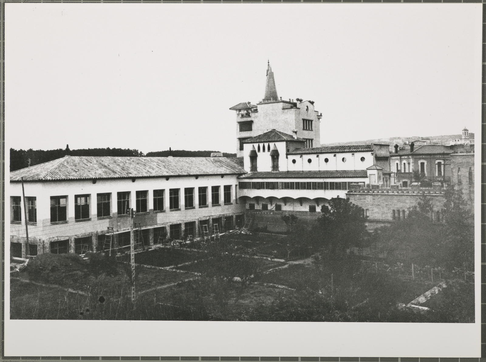 Desconegut, [Factory in Weaver House warehouses]