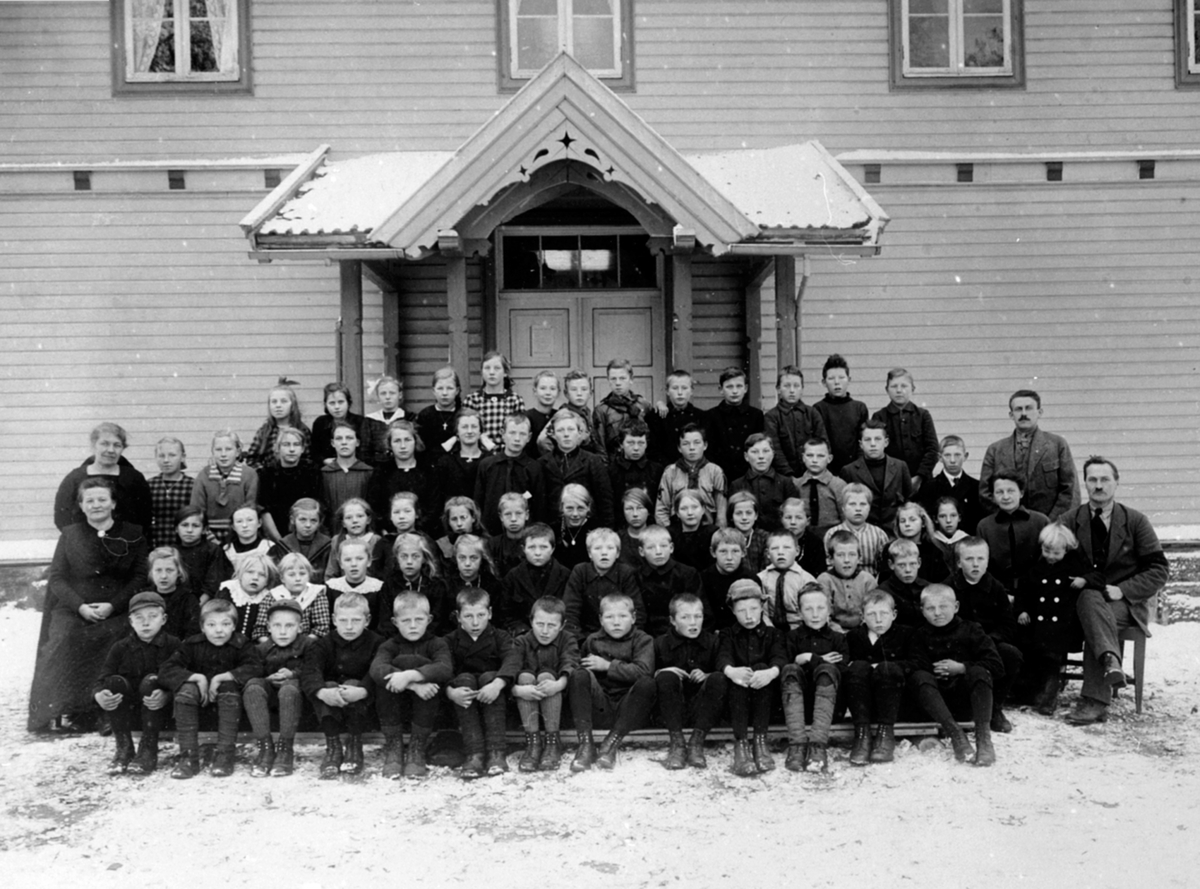 Anno Domkirkeodden, Gruppe skoleelever ved Penningrud skole, Stavsjø, Hedmark.