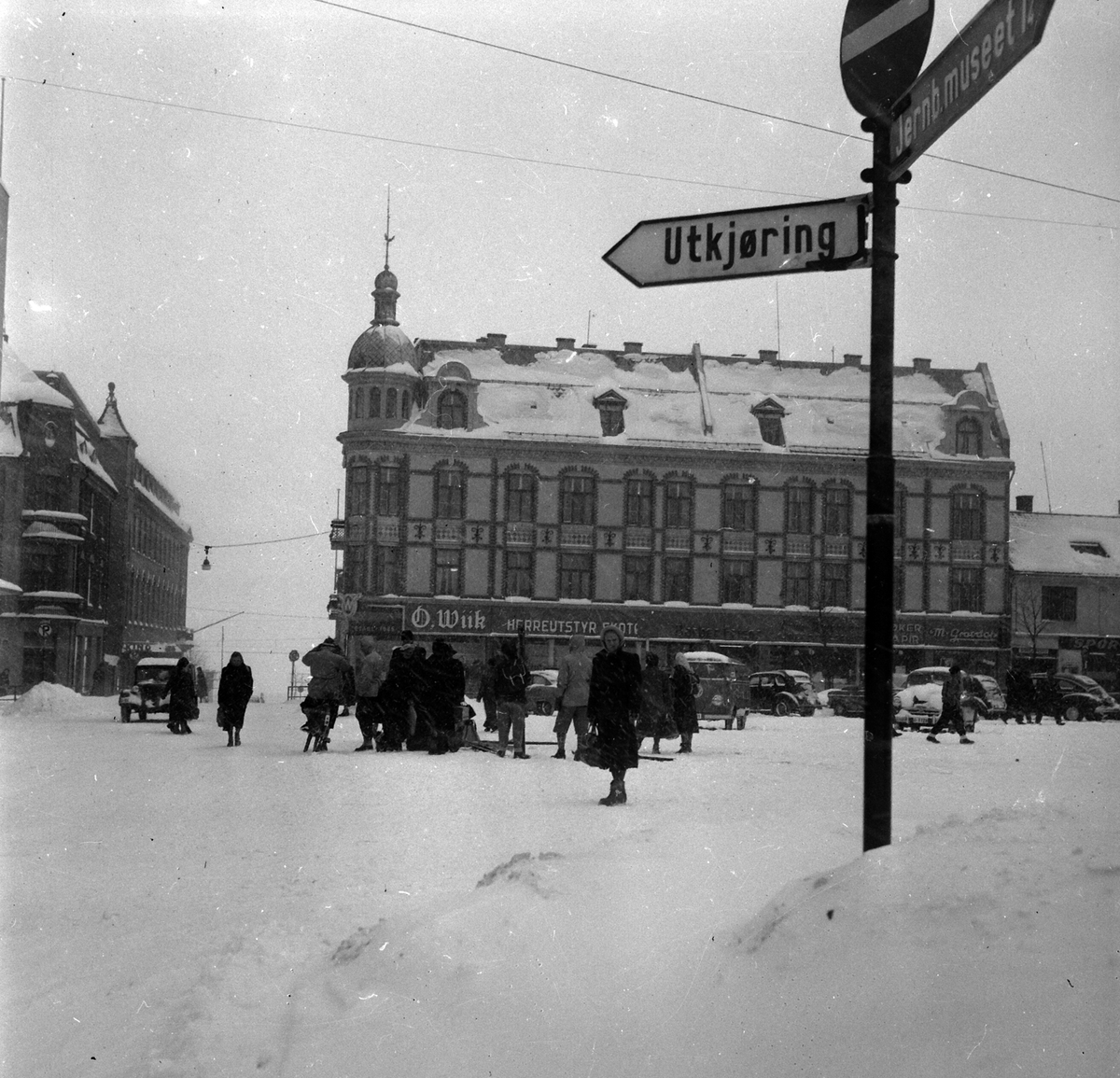Adolf Skjegstad, ØSTRE TORG, HAMAR, VINTER