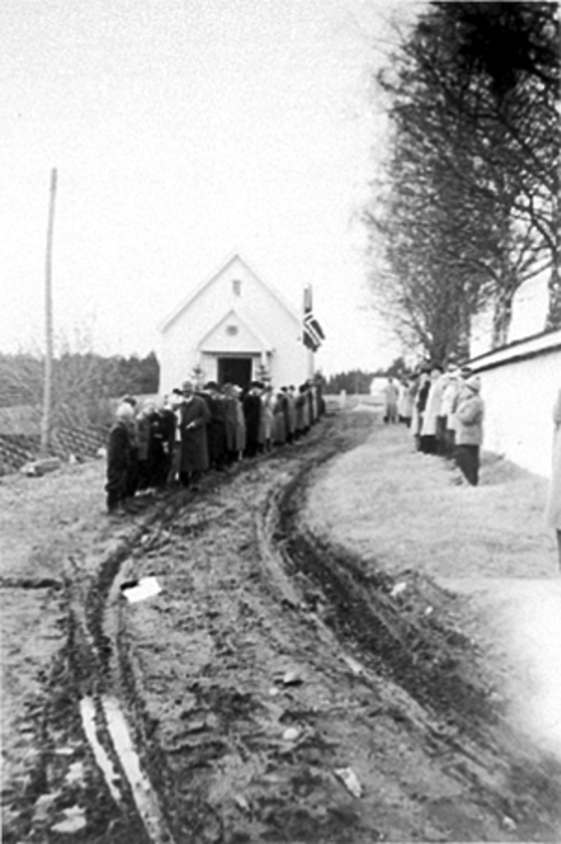 Anno Domkirkeodden, VALLSET KIRKE, BEGRAVELSE, GRAVKAPELLET, IDRETTSLAGSMEDLEMMER I PARADE VED BIRGER HAUGSRUDS GRAVFERD