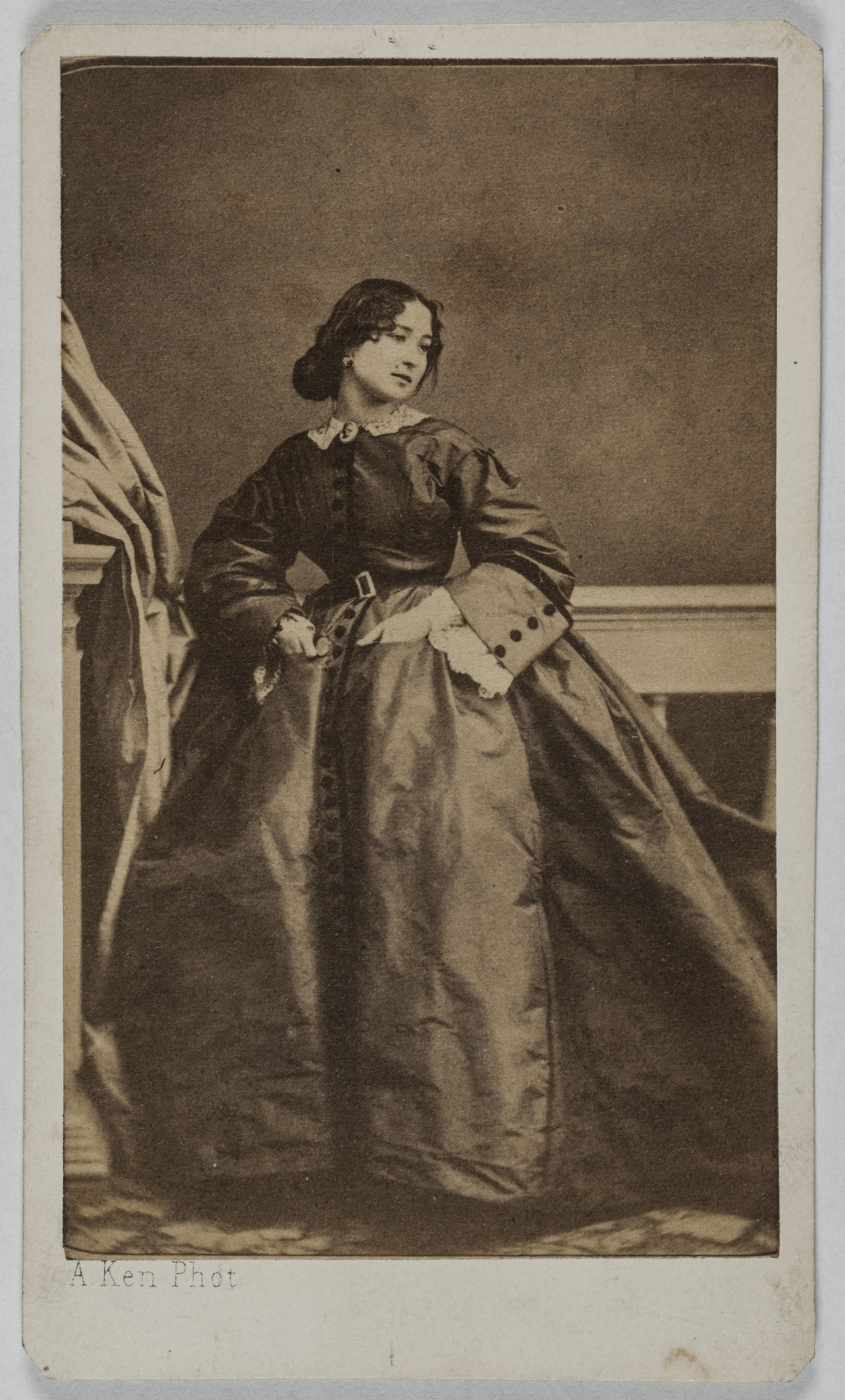 Alexandre Ken, Portrait de Finette, (Joséphine Durwend, dite), (danseuse)