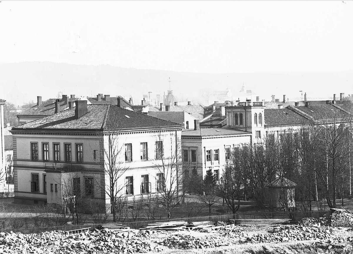 Axel Quinsgaard Wiborg, Meltzers gate 9, Oslo, Holters Gård, april 1899.