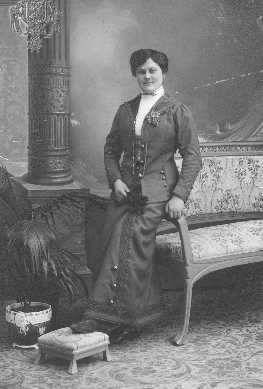 Amís Unal Alá, [Portrait of Comalada Fabrega Carmen]
