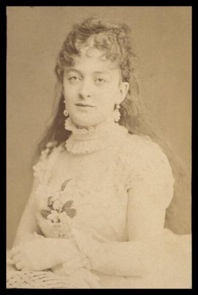 London Stereoscopic and Photographic Company, Guy Little Theatrical Photograph