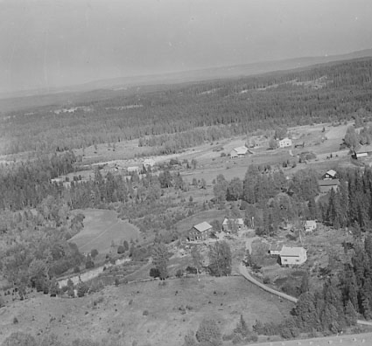 Widerøes Flyveselskap A/S, FLYFOTO FREDBO, ÅSVANG