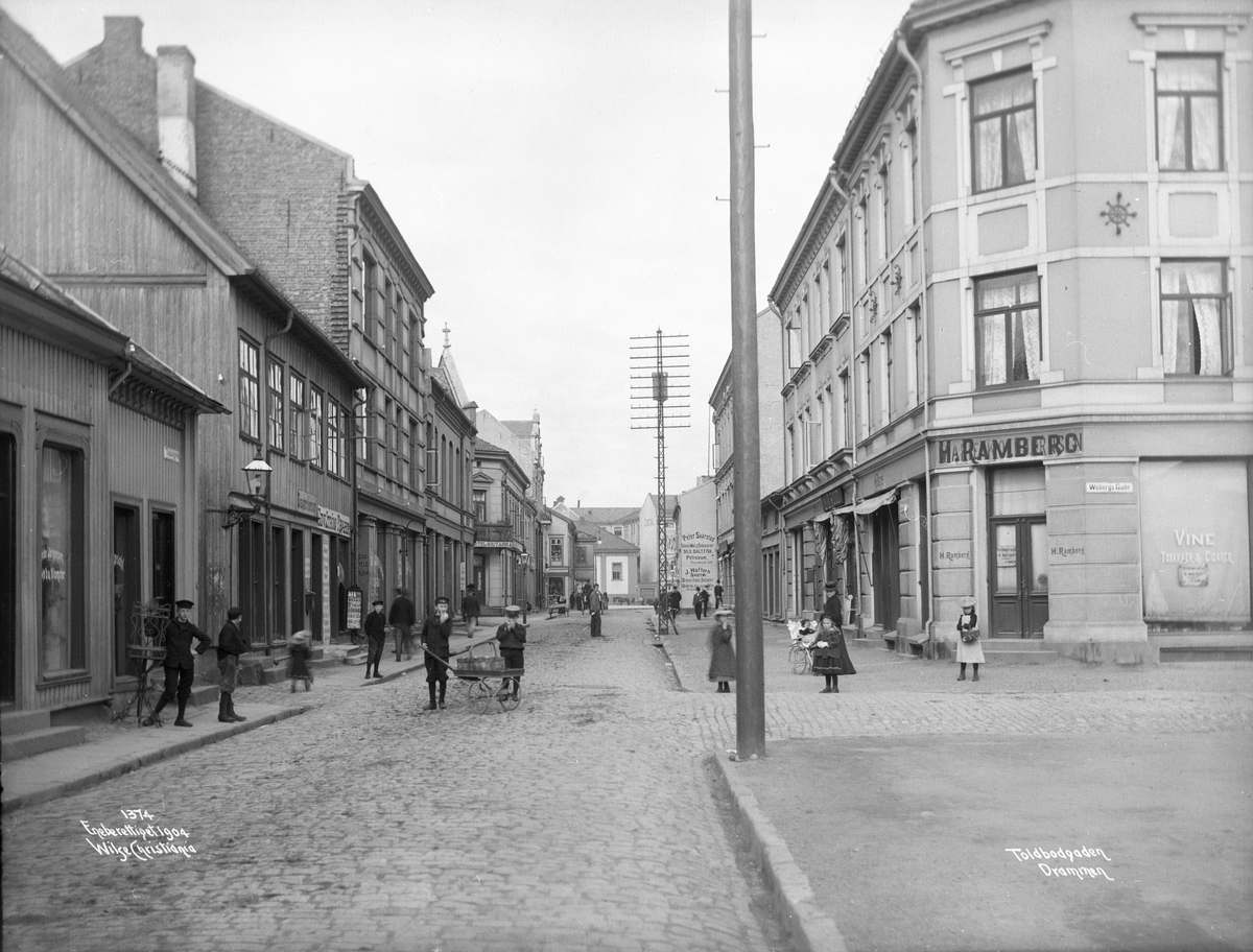 Anders Beer Wilse, Prot: Drammen - Toldbodgaten med Gyldenløves Plads 12. Sep.1904