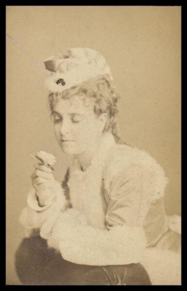 London Stereoscopic and Photographic Company, Guy Little Theatrical Photograph