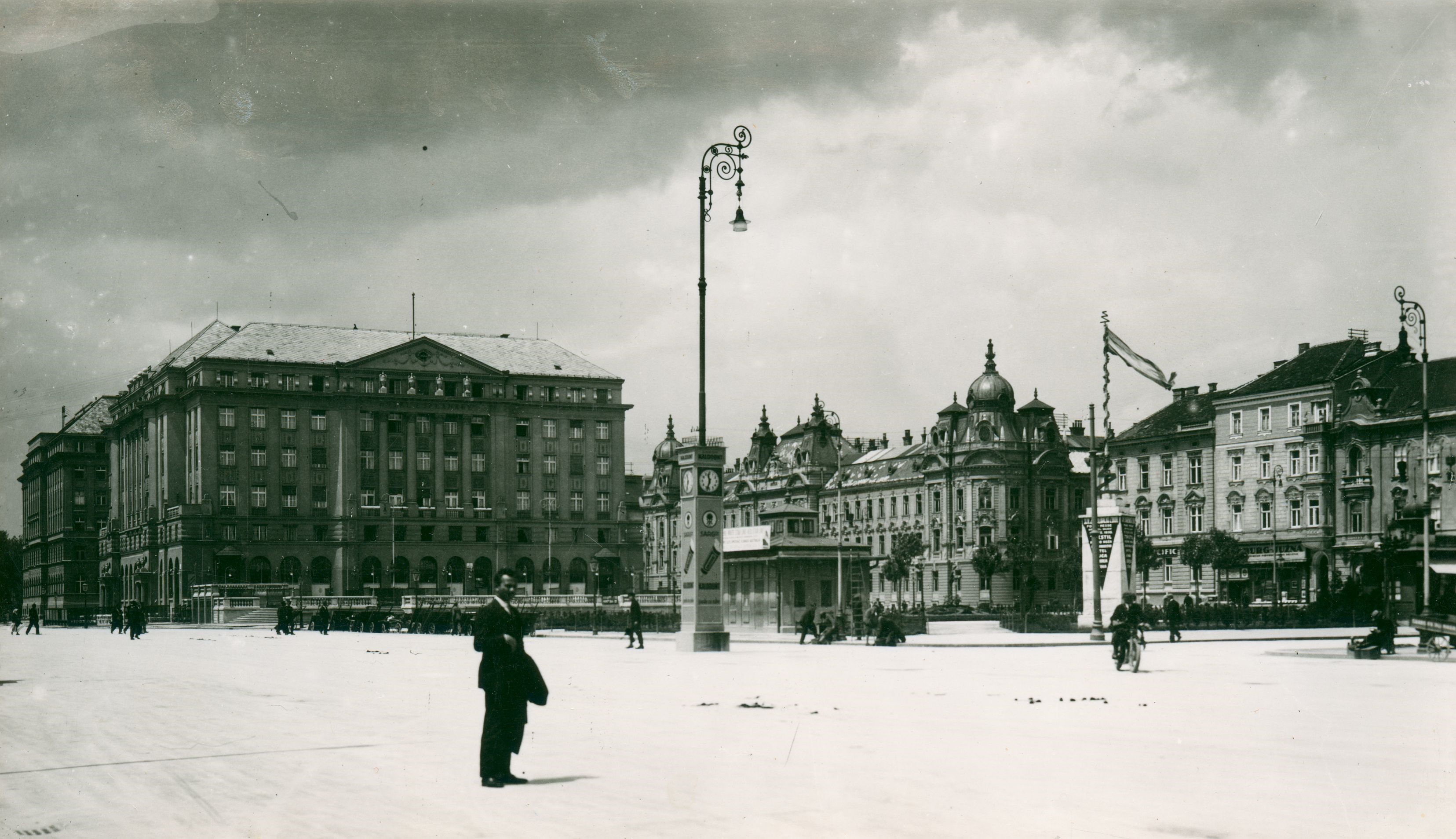 Vladimir Horvat, Zagreb (Starčevićev trg) - Hotel Esplanade