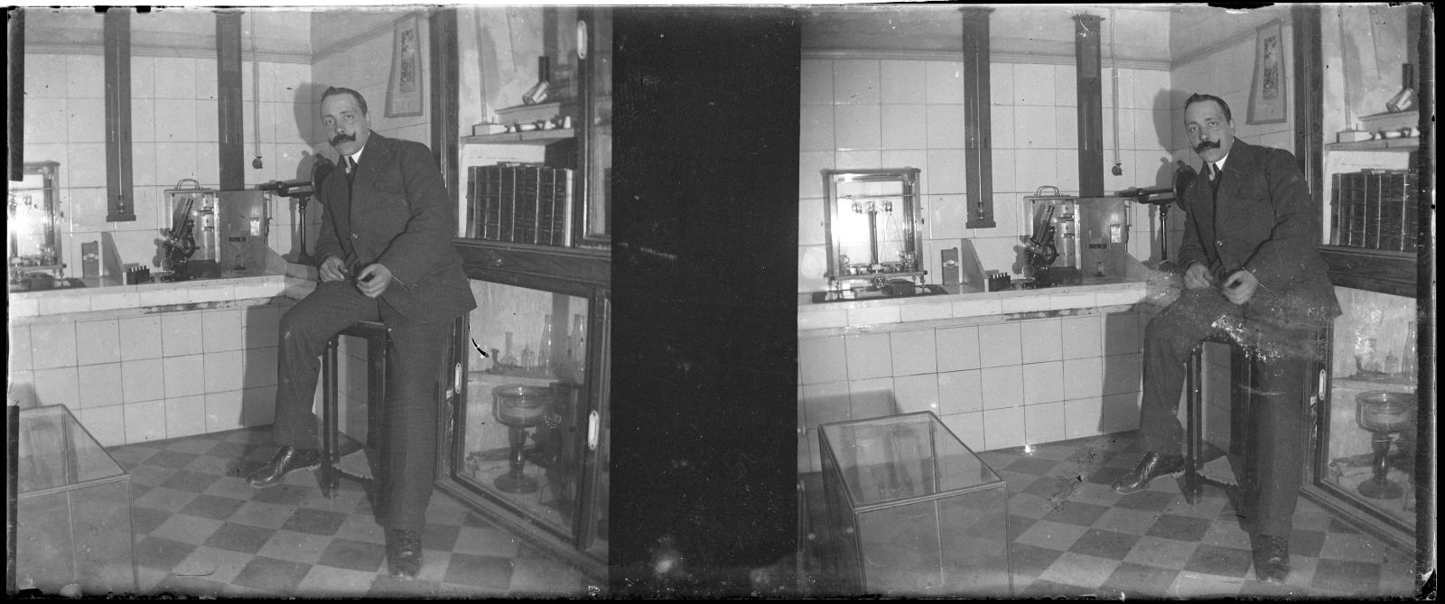 Desconegut, [Portrait of a man in a laboratory]