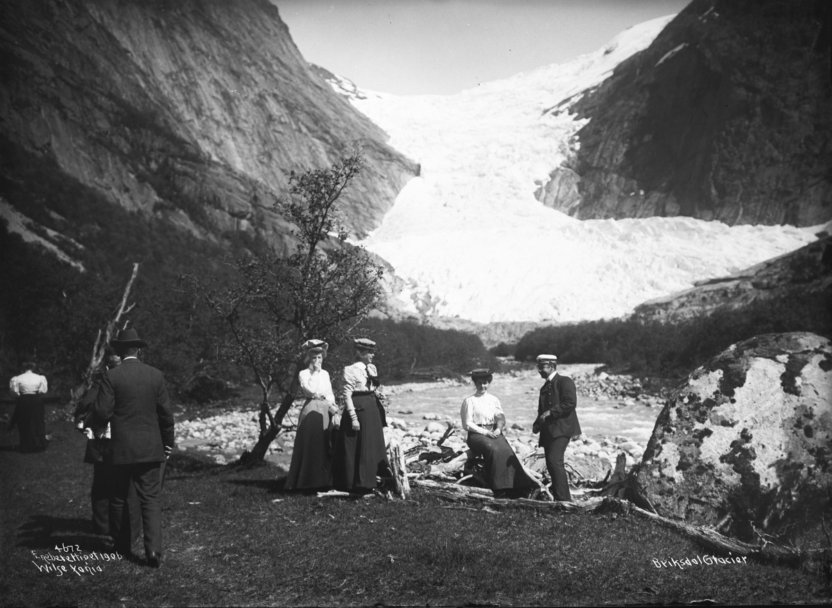 Anders Beer Wilse, Konv: Ved Briksdal Glacier